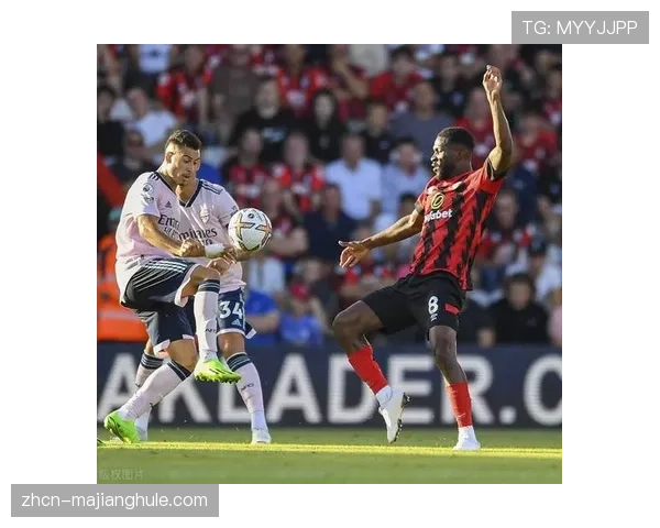 特写：老将沃克-皮特斯代表南安普顿出战第200场英超